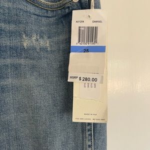 AMO Tomboy jeans in the Damsel wash. Size 25. Never worn.  With tags on.